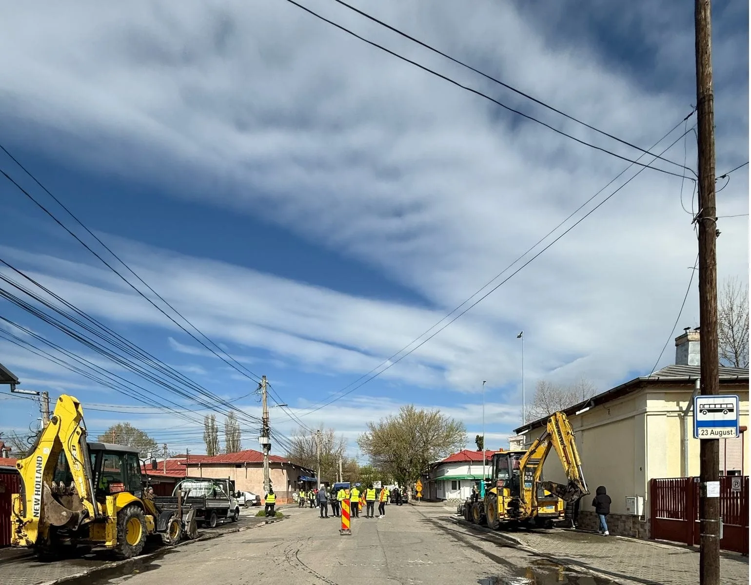 A început activitatea de frezare a asfaltului pe străzile incluse în etapa I