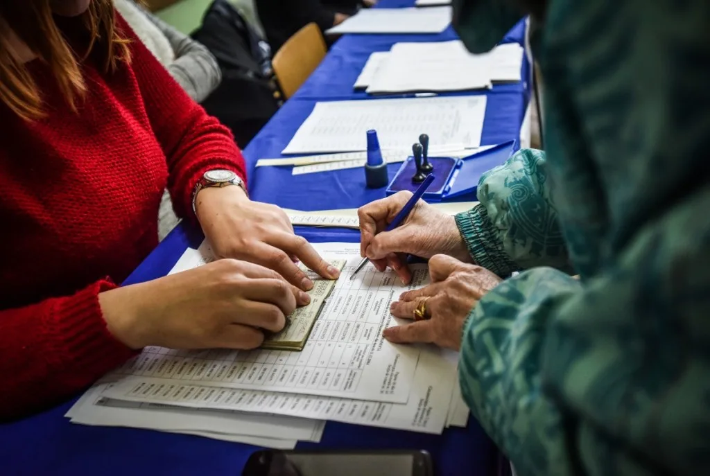 Anunț privind aducerea la cunoștință a membrilor birourilor electorale ale secțiilor de votare